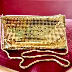 Vintage La Regale Goldtone Metal Mesh Evening Handbag Made in Hong Kong